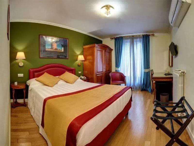 Piazza Di Spagna 3*